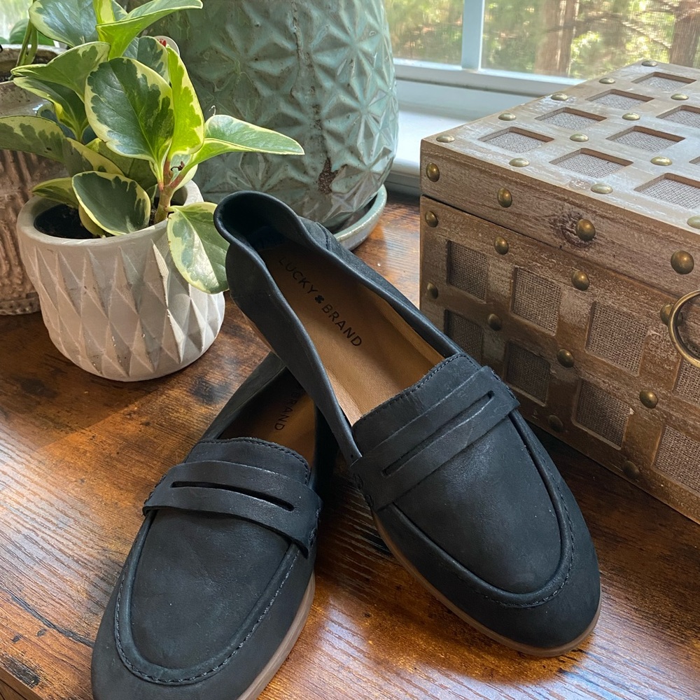 7.5 lucky brand black loafers